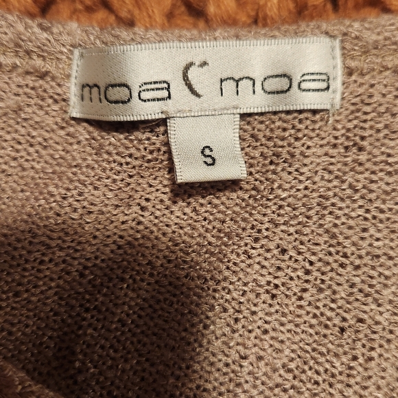 Top - Picture 2 of 3